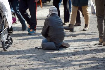 beggars-g672133d0e_640